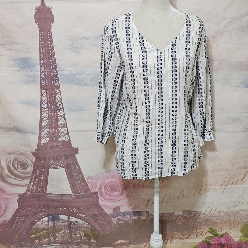 Croft & Barrow Black and White Blouse